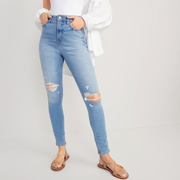 NWT Old Navy Higher High-Waisted Rockstar 360° Stretch Super-Skinny Jeans - Picture 1 of 7